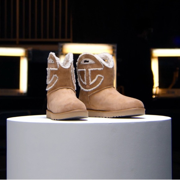 🆕Ugg X Telfar Limited Edition Chestnut Brown Classic Short Telfar Logo Ugg Boot - Picture 6 of 15